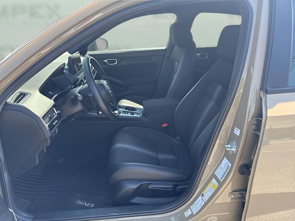 2025 Honda Civic 11th Gen - Image 9 of 31