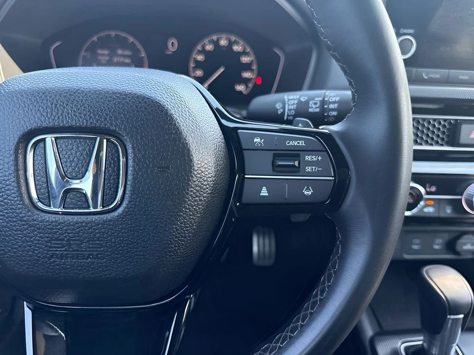 2025 Honda Civic 11th Gen - Image 13 of 31