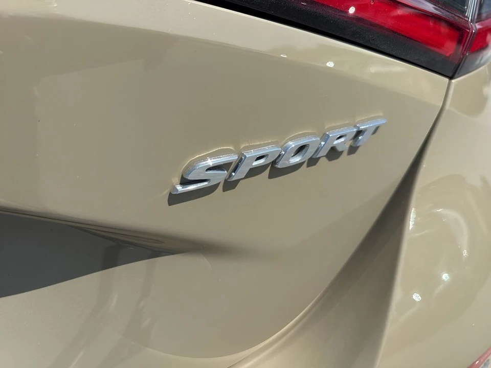 2025 Honda Civic 11th Gen - Image 26 of 31