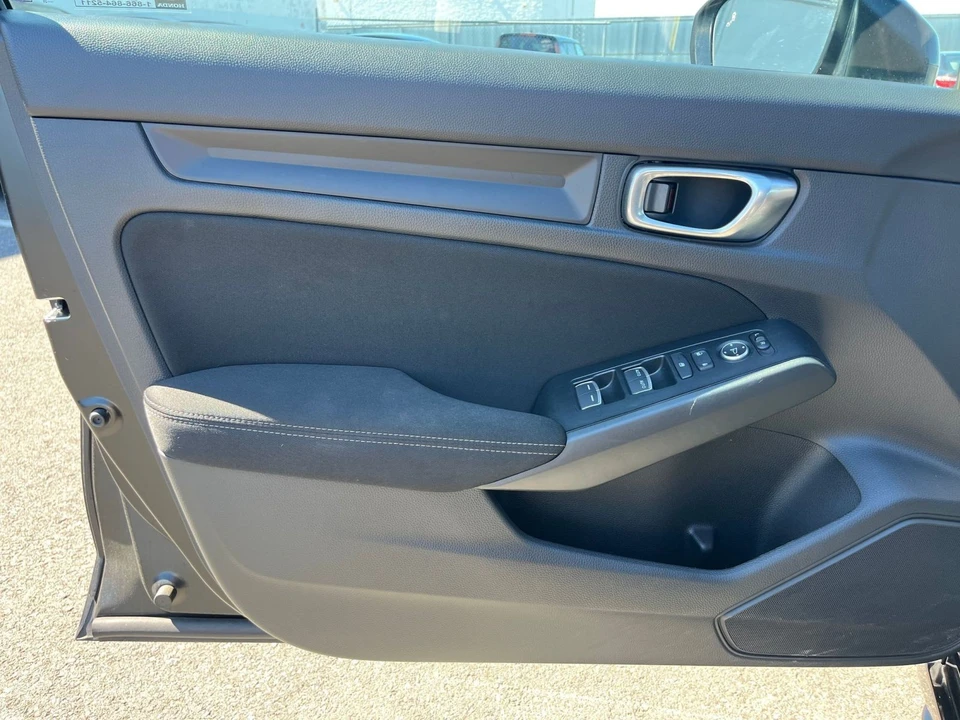 2025 Honda Civic 11th Gen - Image 20 of 31