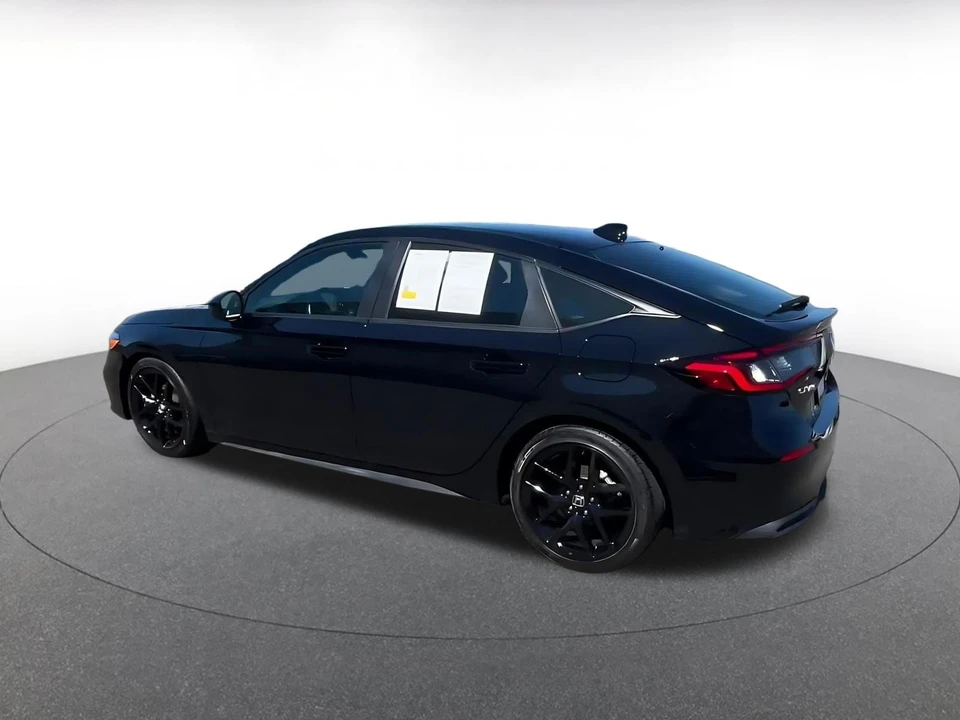 2025 Honda Civic 11th Gen - Image 12 of 31