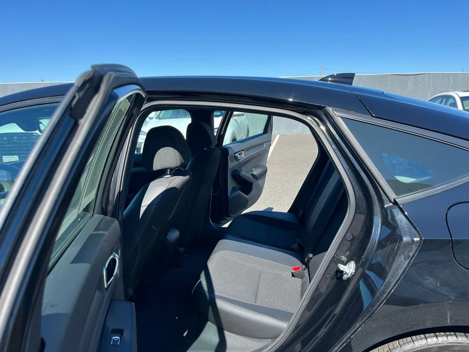 2025 Honda Civic 11th Gen - Image 26 of 31
