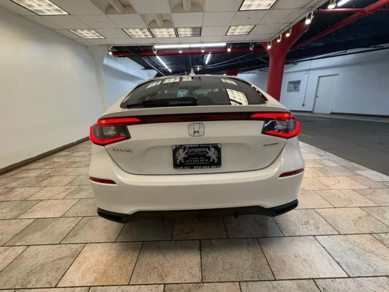 2025 Honda Civic 11th Gen - Image 8 of 12