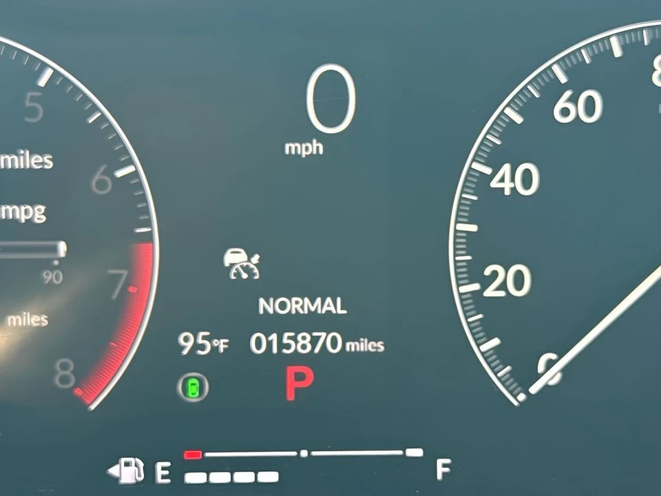 2025 Honda Civic 11th Gen - Image 16 of 28