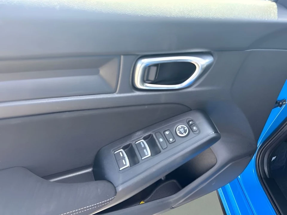2025 Honda Civic 11th Gen - Image 18 of 28