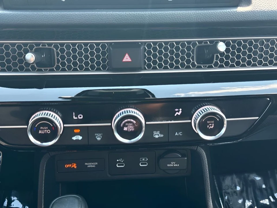 2025 Honda Civic 11th Gen - Image 13 of 28