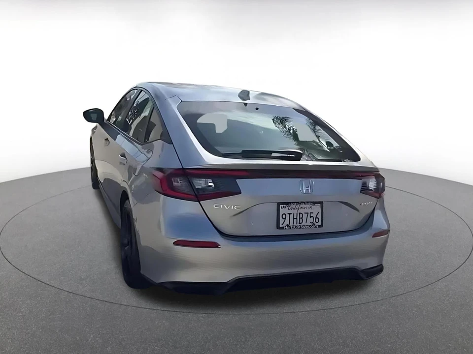 2025 Honda Civic 11th Gen - Image 12 of 31