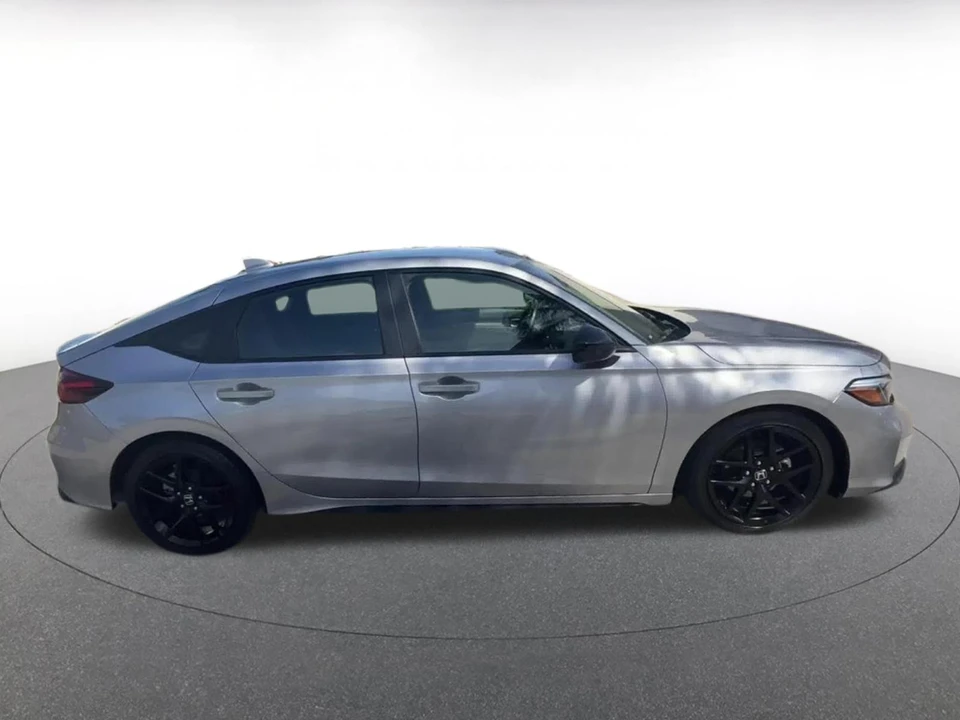 2025 Honda Civic 11th Gen - Image 17 of 31