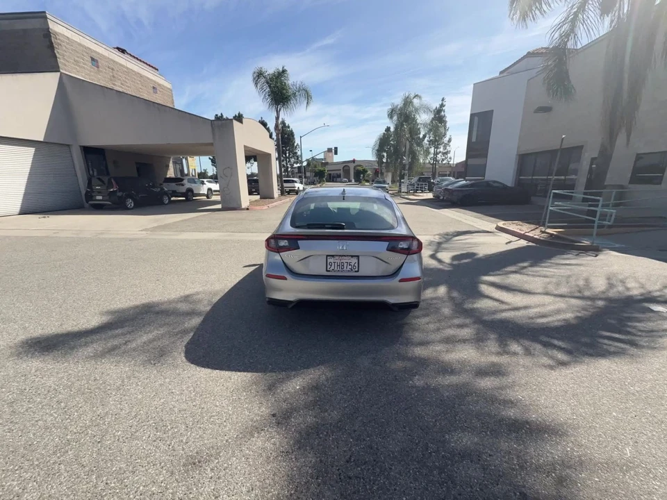 2025 Honda Civic 11th Gen - Image 14 of 31