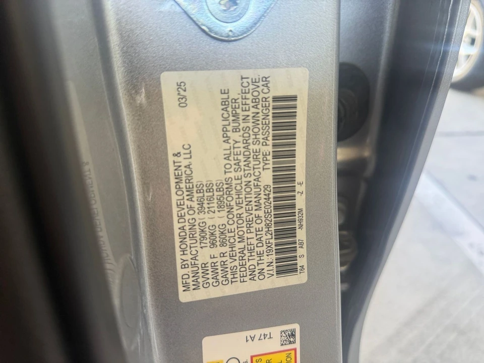 2025 Honda Civic 11th Gen - Image 27 of 31