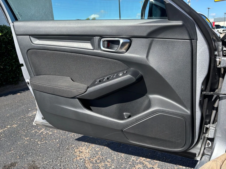 2025 Honda Civic 11th Gen - Image 20 of 31