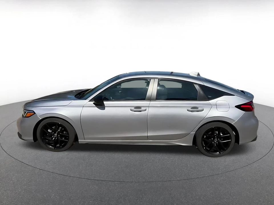 2025 Honda Civic 11th Gen - Image 11 of 31
