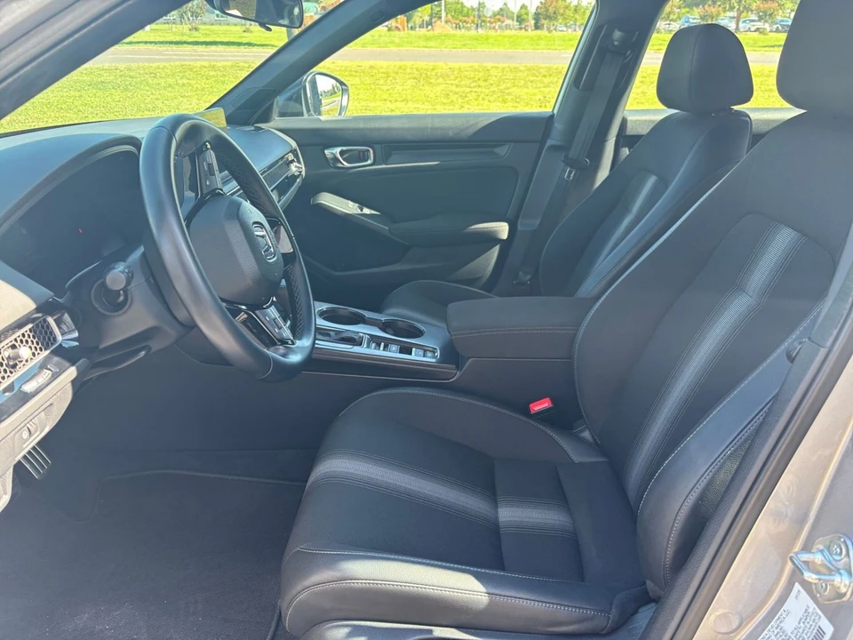 2025 Honda Civic 11th Gen - Image 27 of 31