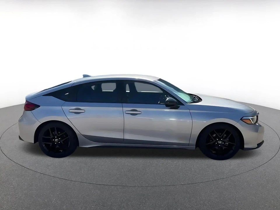 2025 Honda Civic 11th Gen - Image 18 of 31