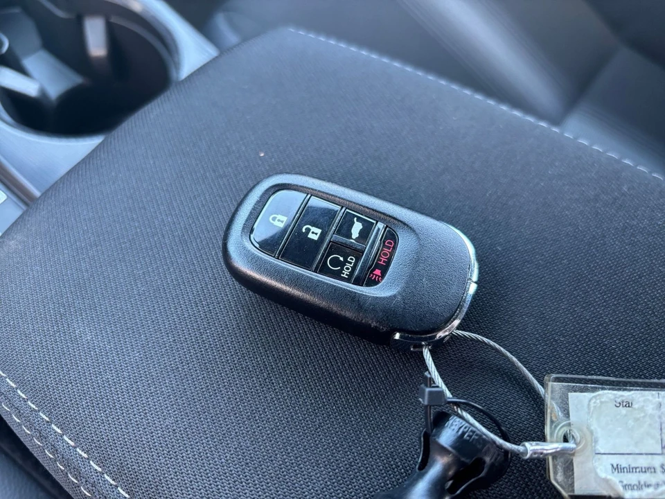 2025 Honda Civic 11th Gen - Image 23 of 31