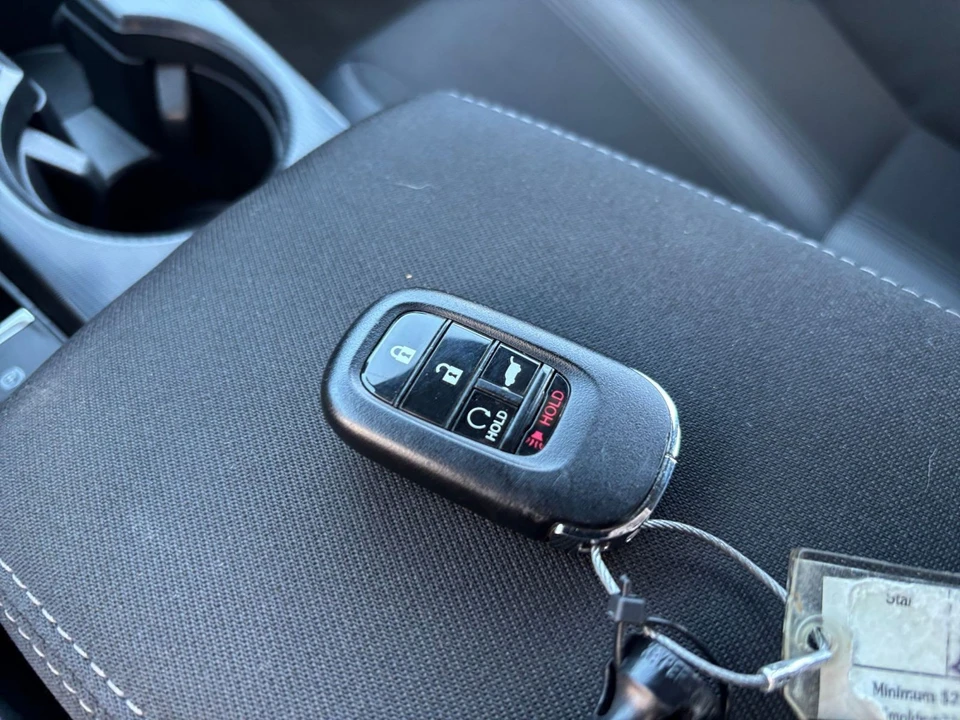 2025 Honda Civic 11th Gen - Image 25 of 31