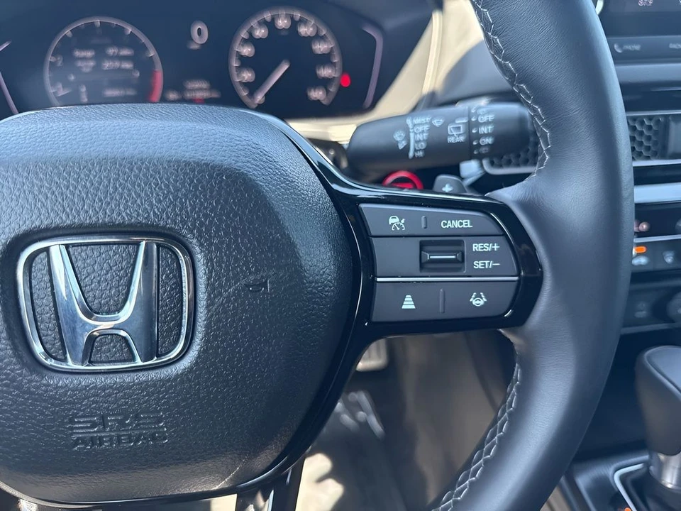 2025 Honda Civic 11th Gen - Image 15 of 31