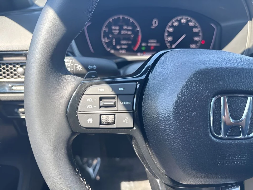 2025 Honda Civic 11th Gen - Image 14 of 31