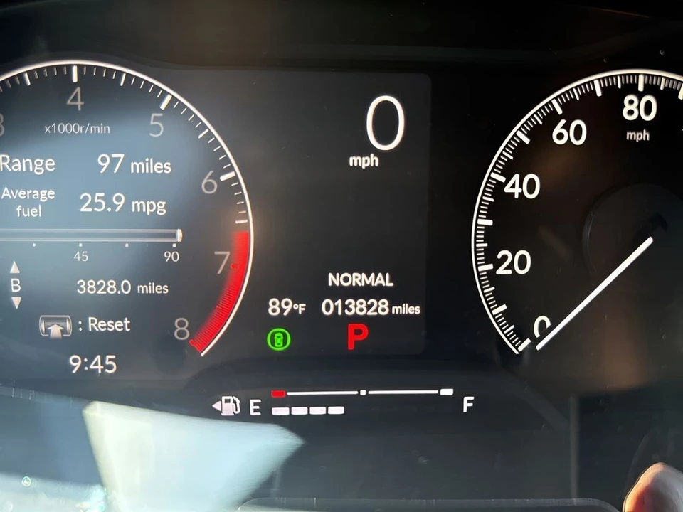 2025 Honda Civic 11th Gen - Image 22 of 31