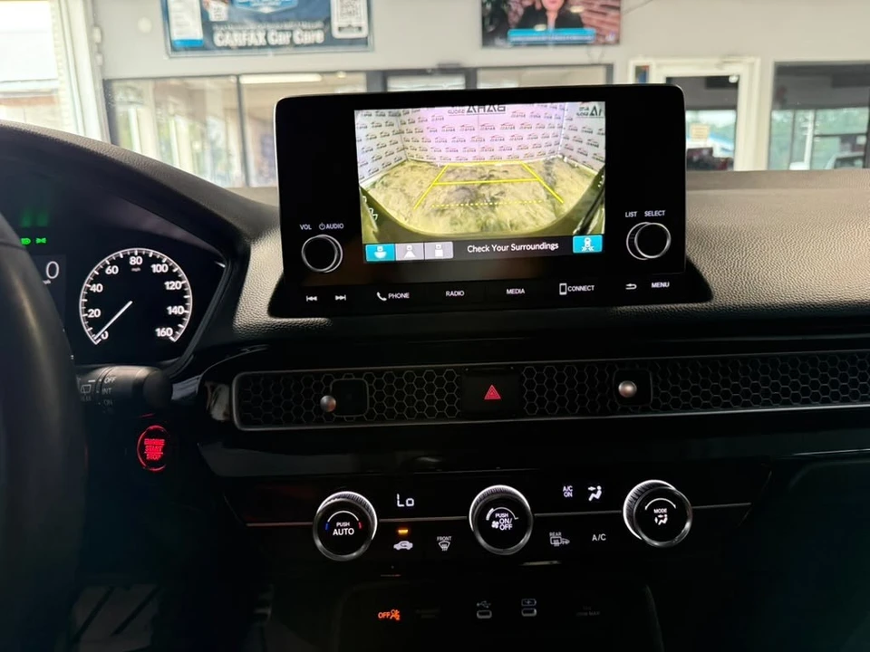 2025 Honda Civic 11th Gen - Image 18 of 31