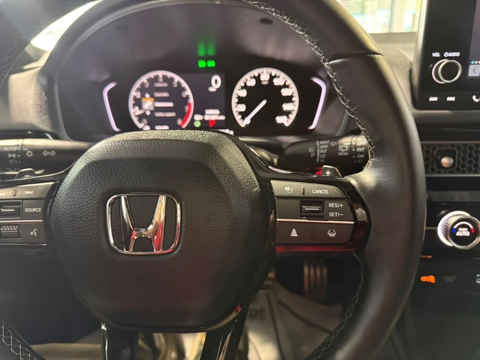 2025 Honda Civic 11th Gen - Image 13 of 31