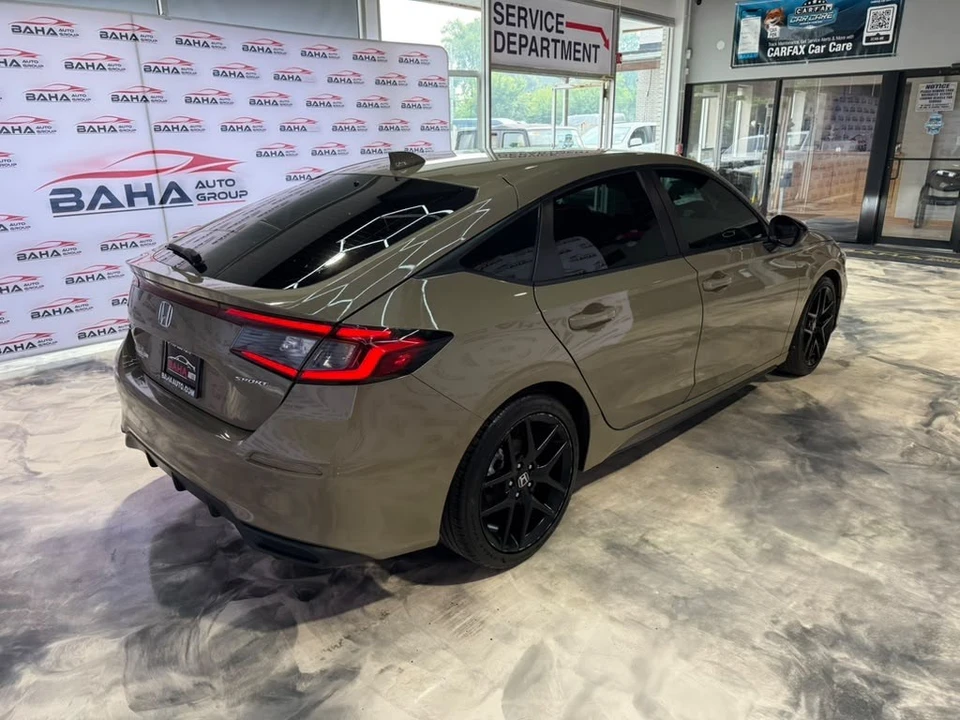 2025 Honda Civic 11th Gen - Image 7 of 31