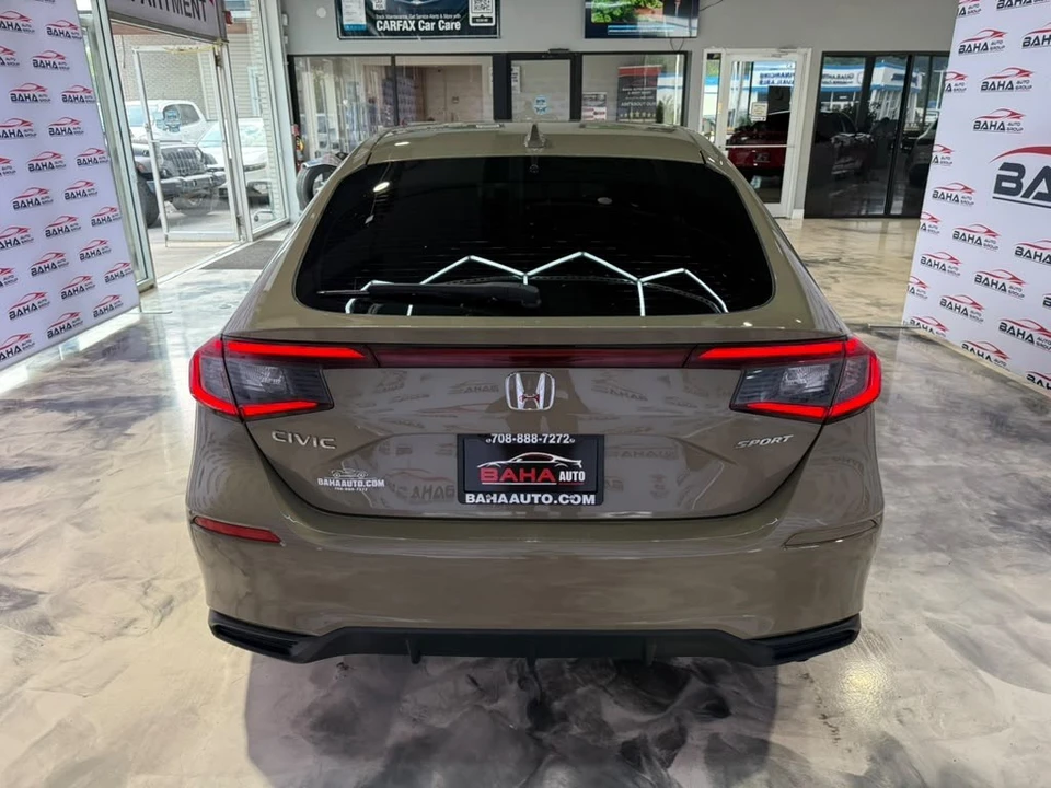 2025 Honda Civic 11th Gen - Image 9 of 31
