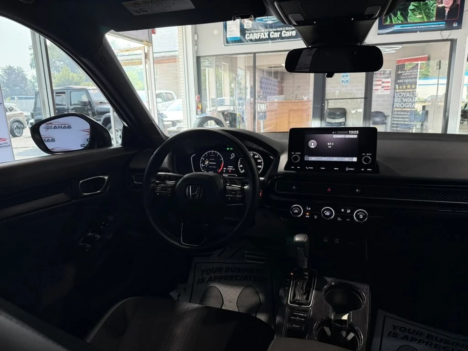2025 Honda Civic 11th Gen - Image 25 of 31