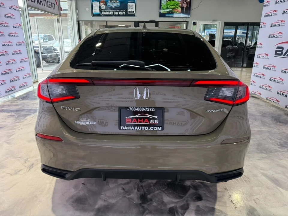 2025 Honda Civic 11th Gen - Image 8 of 31