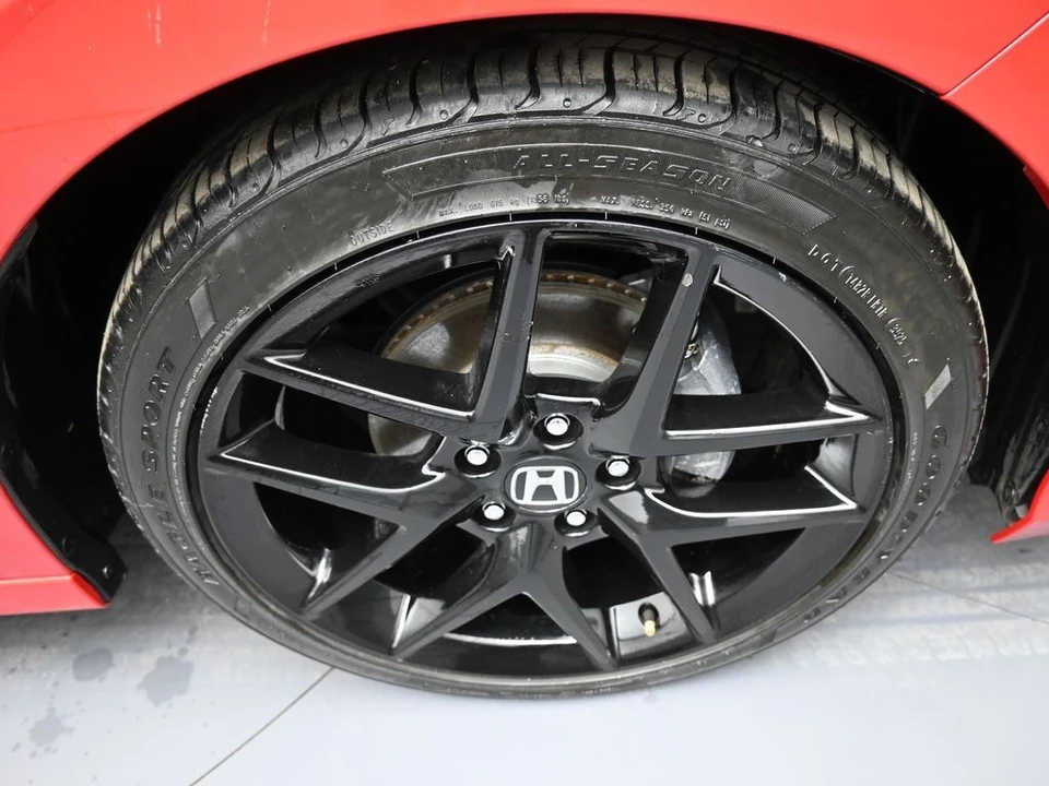 2025 Honda Civic 11th Gen - Image 12 of 21