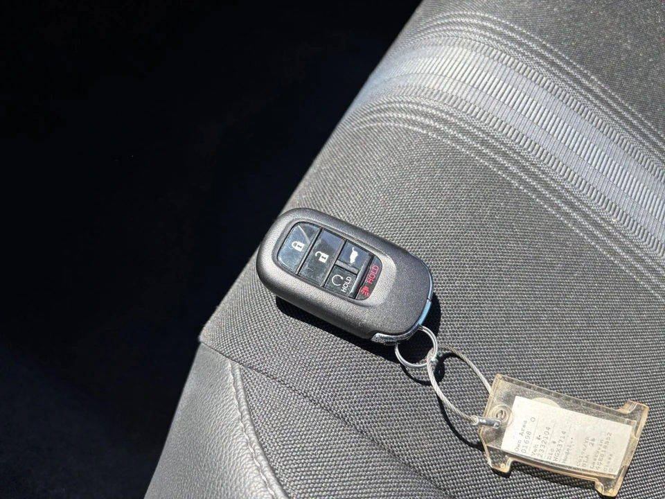 2025 Honda Civic 11th Gen - Image 22 of 31