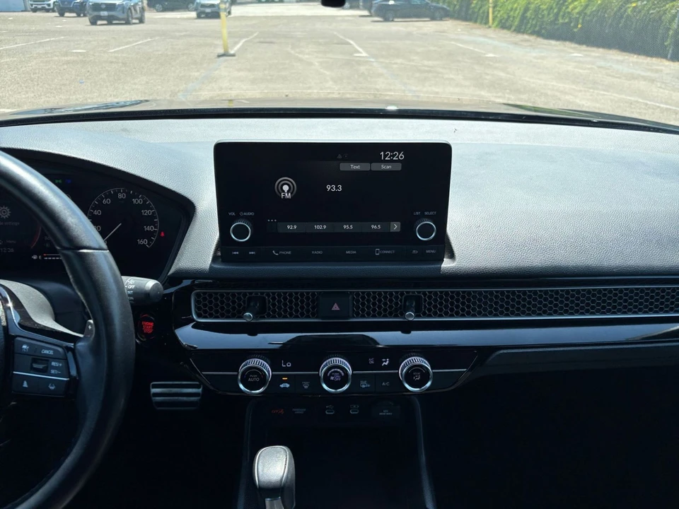 2025 Honda Civic 11th Gen - Image 18 of 31