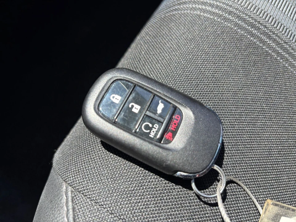 2025 Honda Civic 11th Gen - Image 24 of 31
