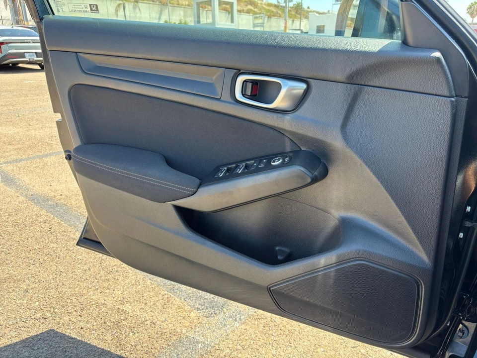 2025 Honda Civic 11th Gen - Image 20 of 31