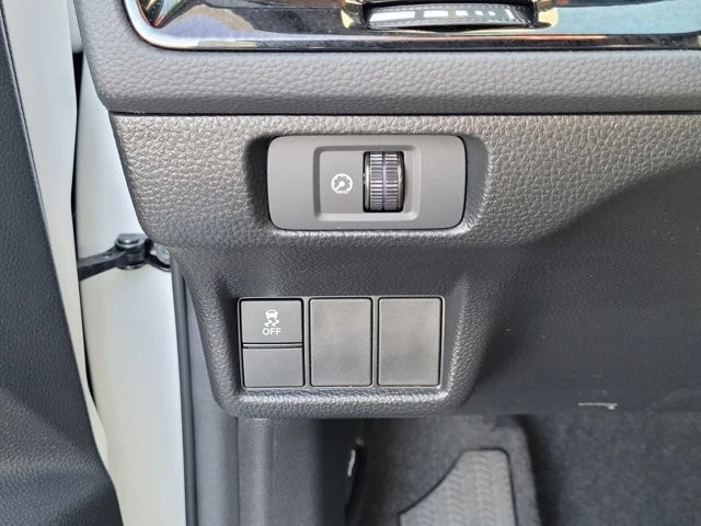 2025 Honda Civic 11th Gen - Image 17 of 27