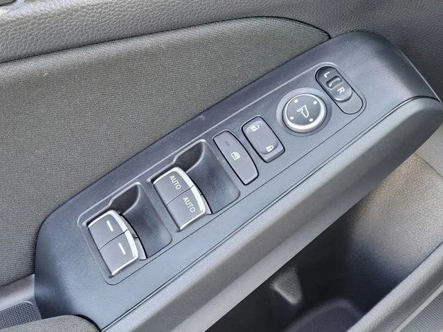 2025 Honda Civic 11th Gen - Image 16 of 27