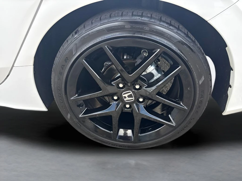 2025 Honda Civic 11th Gen - Image 11 of 31