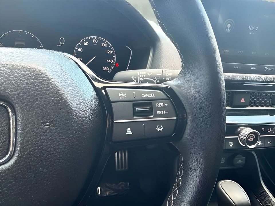 2025 Honda Civic 11th Gen - Image 19 of 31