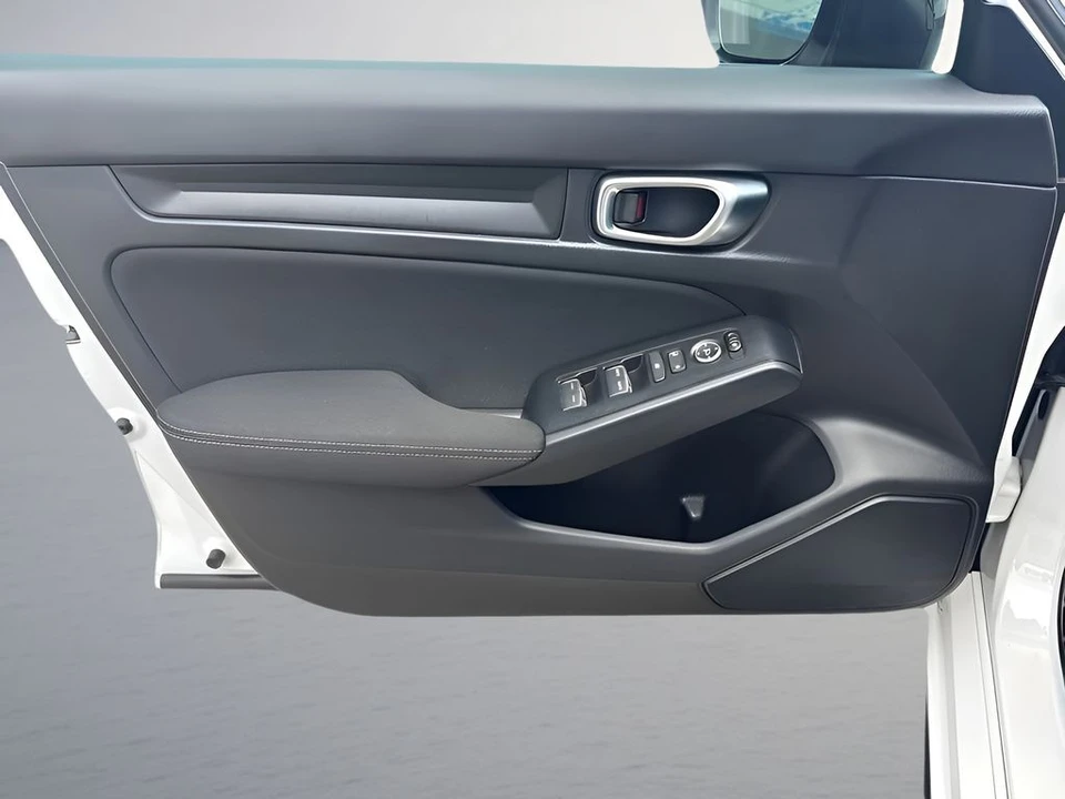 2025 Honda Civic 11th Gen - Image 26 of 31