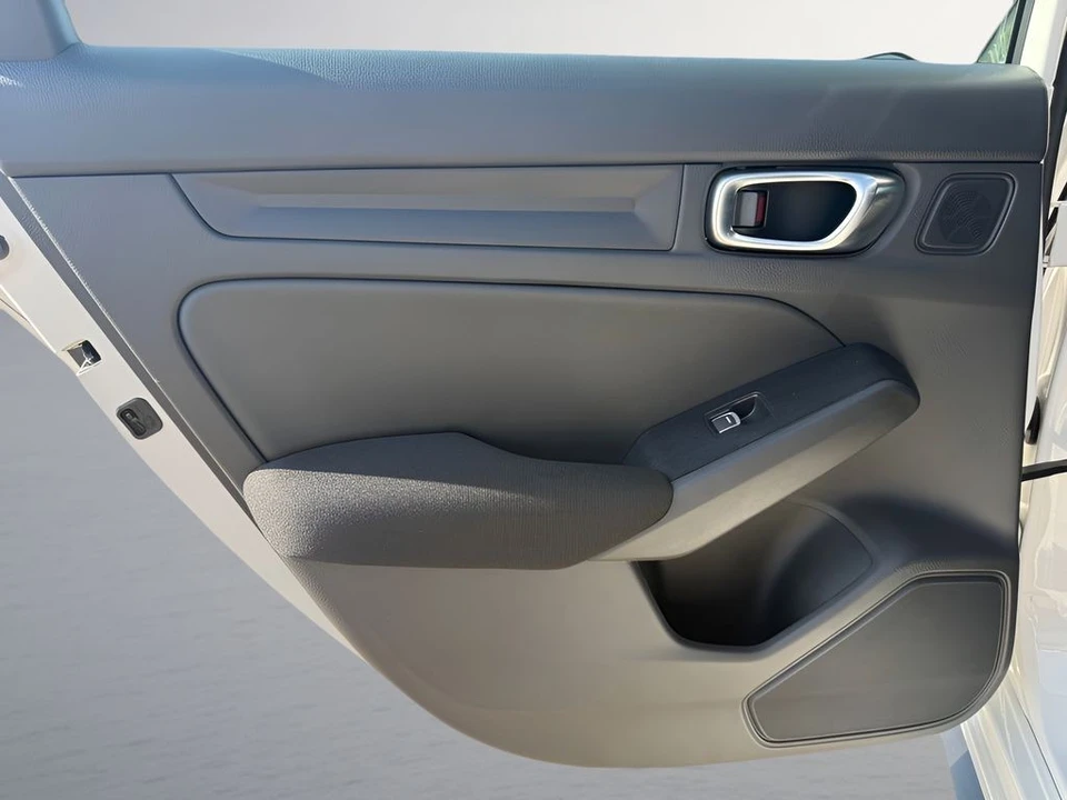 2025 Honda Civic 11th Gen - Image 25 of 31