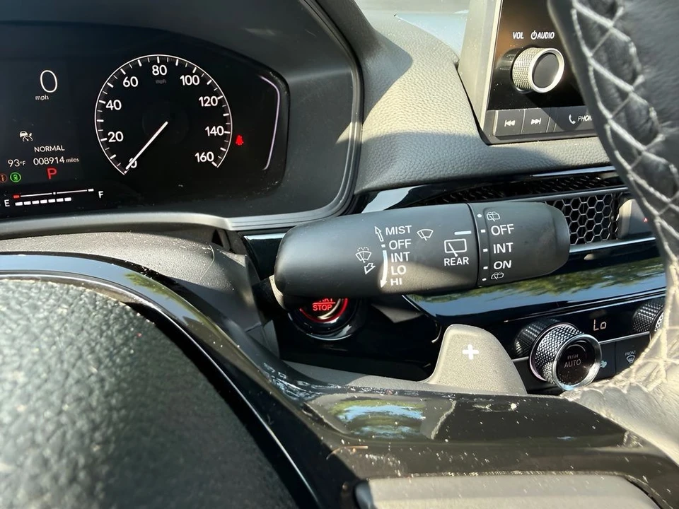 2025 Honda Civic 11th Gen - Image 17 of 31