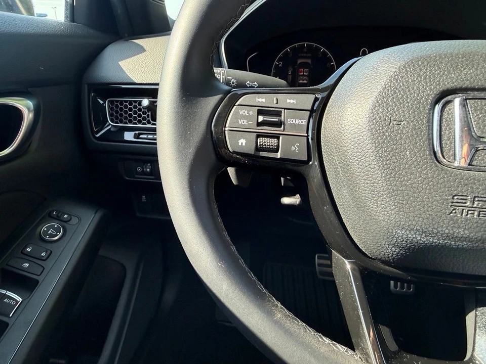 2025 Honda Civic 11th Gen - Image 14 of 31