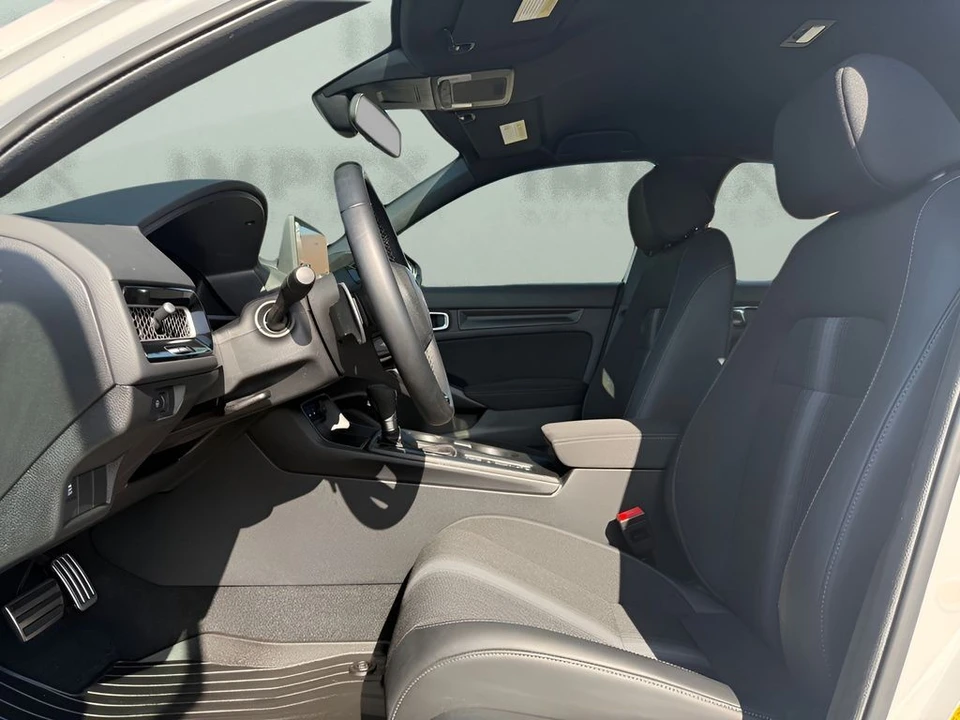 2025 Honda Civic 11th Gen - Image 11 of 31
