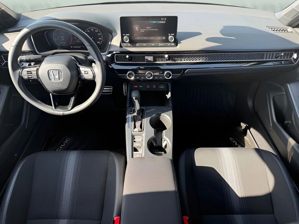 2025 Honda Civic 11th Gen - Image 12 of 31