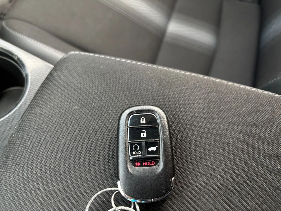 2025 Honda Civic 11th Gen - Image 25 of 31