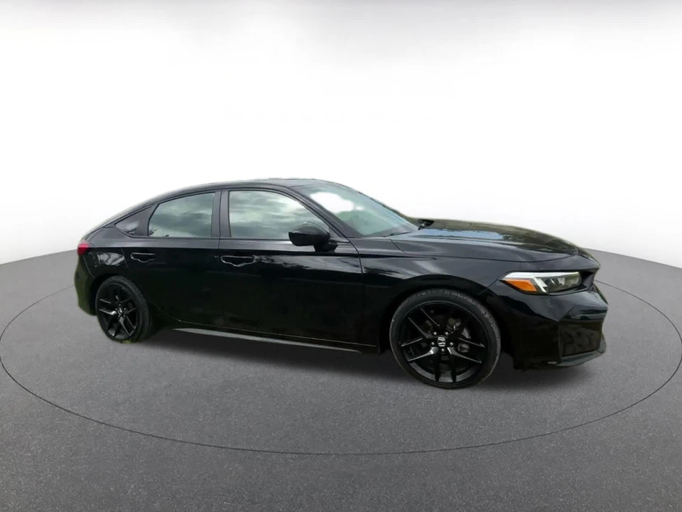 2025 Honda Civic 11th Gen - Image 2 of 31
