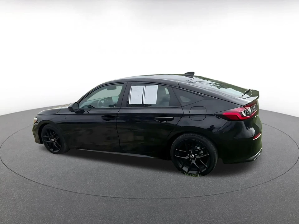 2025 Honda Civic 11th Gen - Image 12 of 31