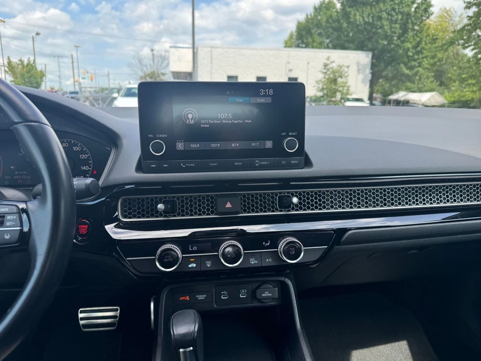 2025 Honda Civic 11th Gen - Image 19 of 31