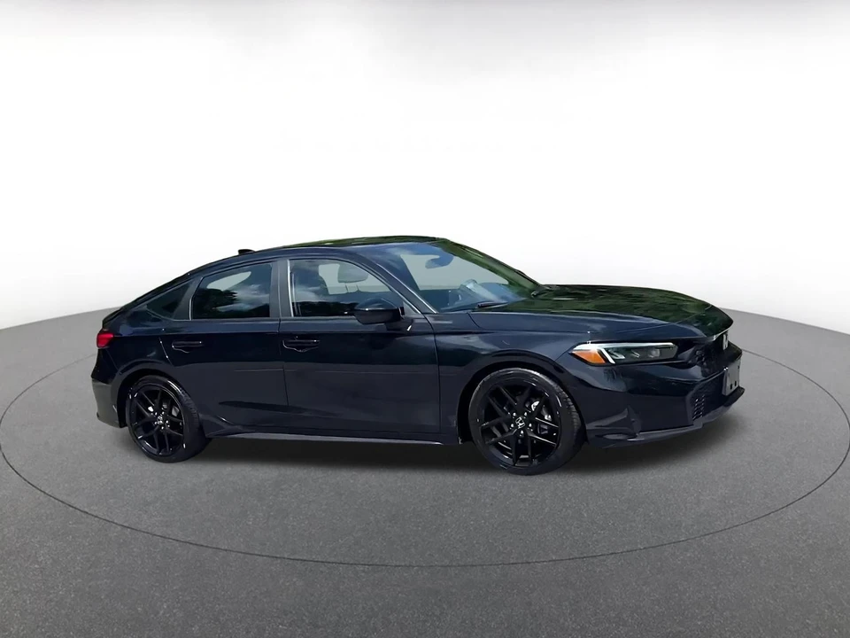 2025 Honda Civic 11th Gen - Image 2 of 31