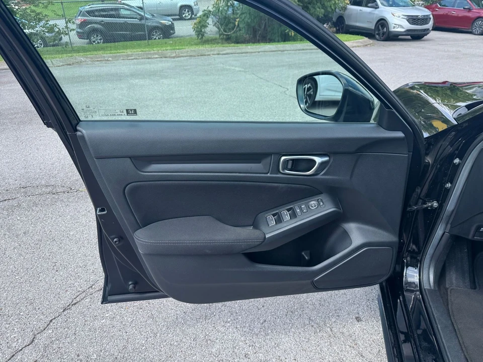 2025 Honda Civic 11th Gen - Image 20 of 31